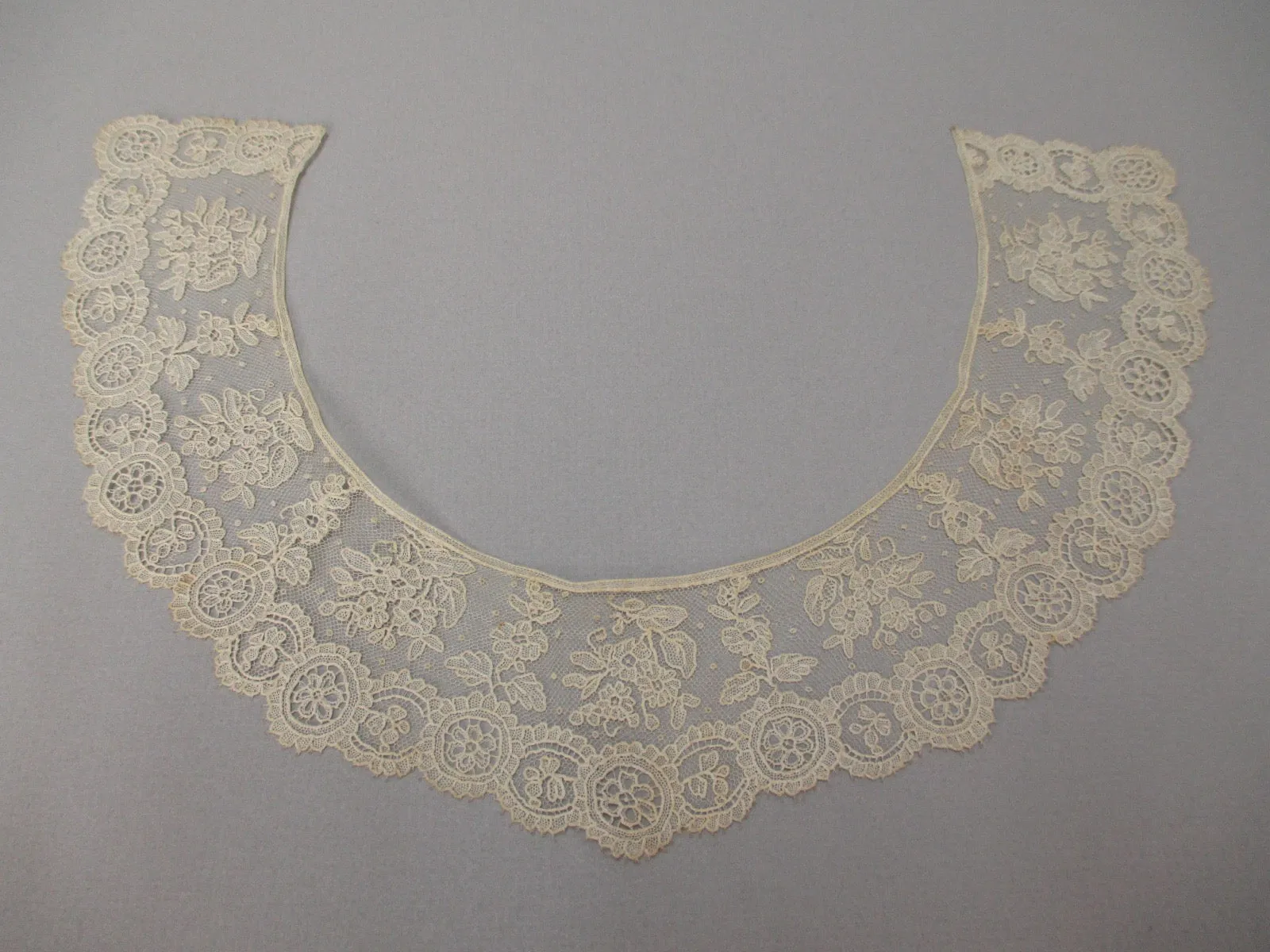 Antique lace collar handmade Point de Gaze