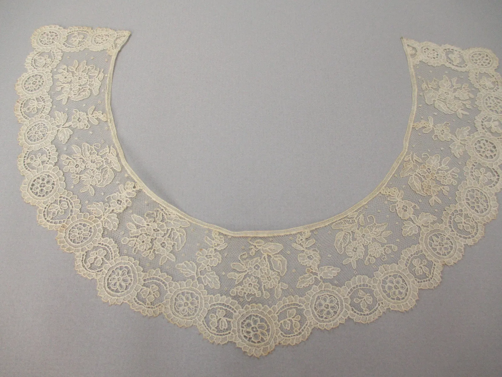 Antique lace collar handmade Point de Gaze