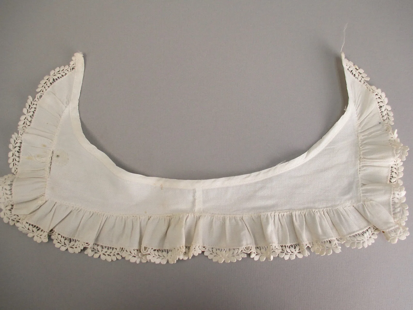Antique lace collar Victorian