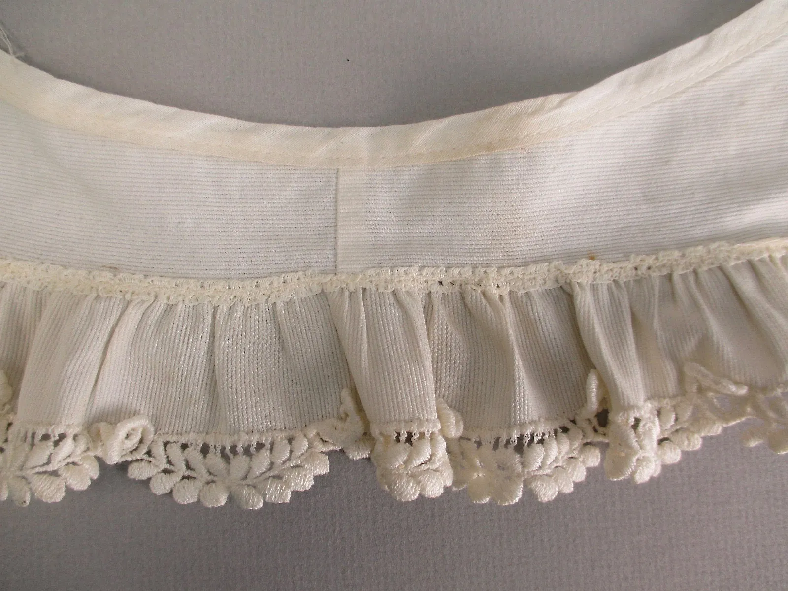 Antique lace collar Victorian