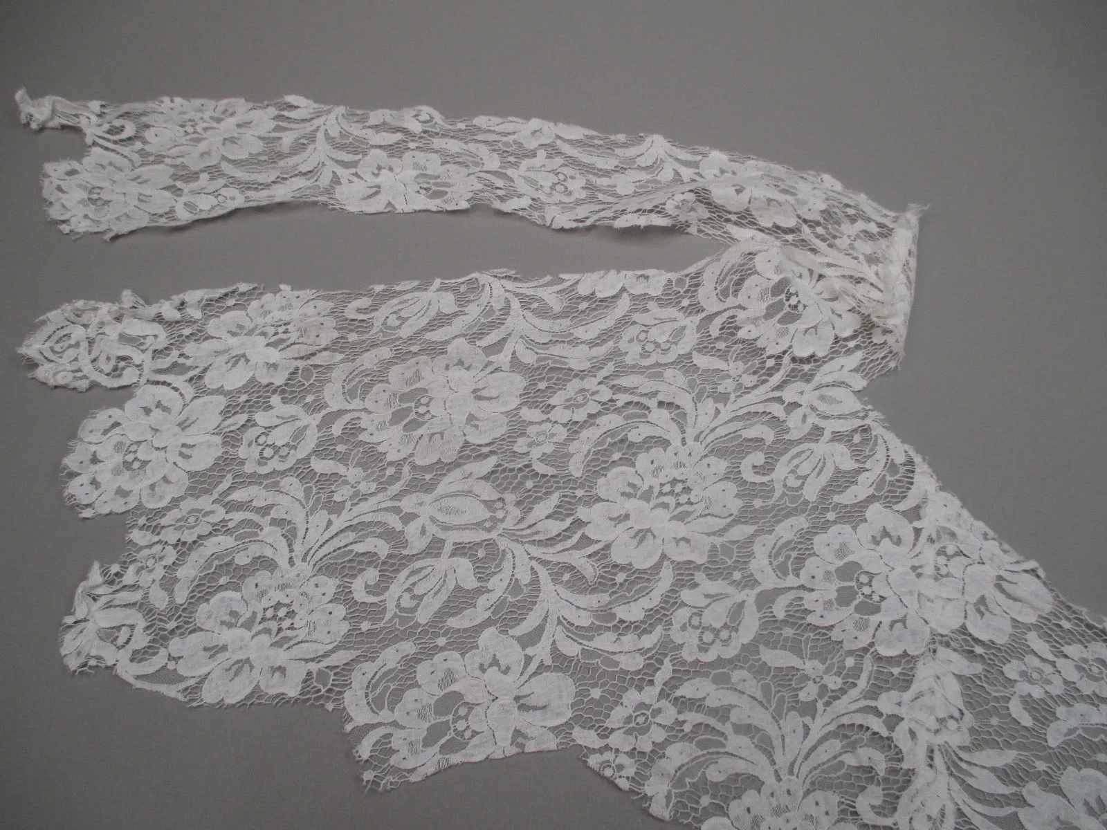 Antique Victorian cotton Lace remnant
