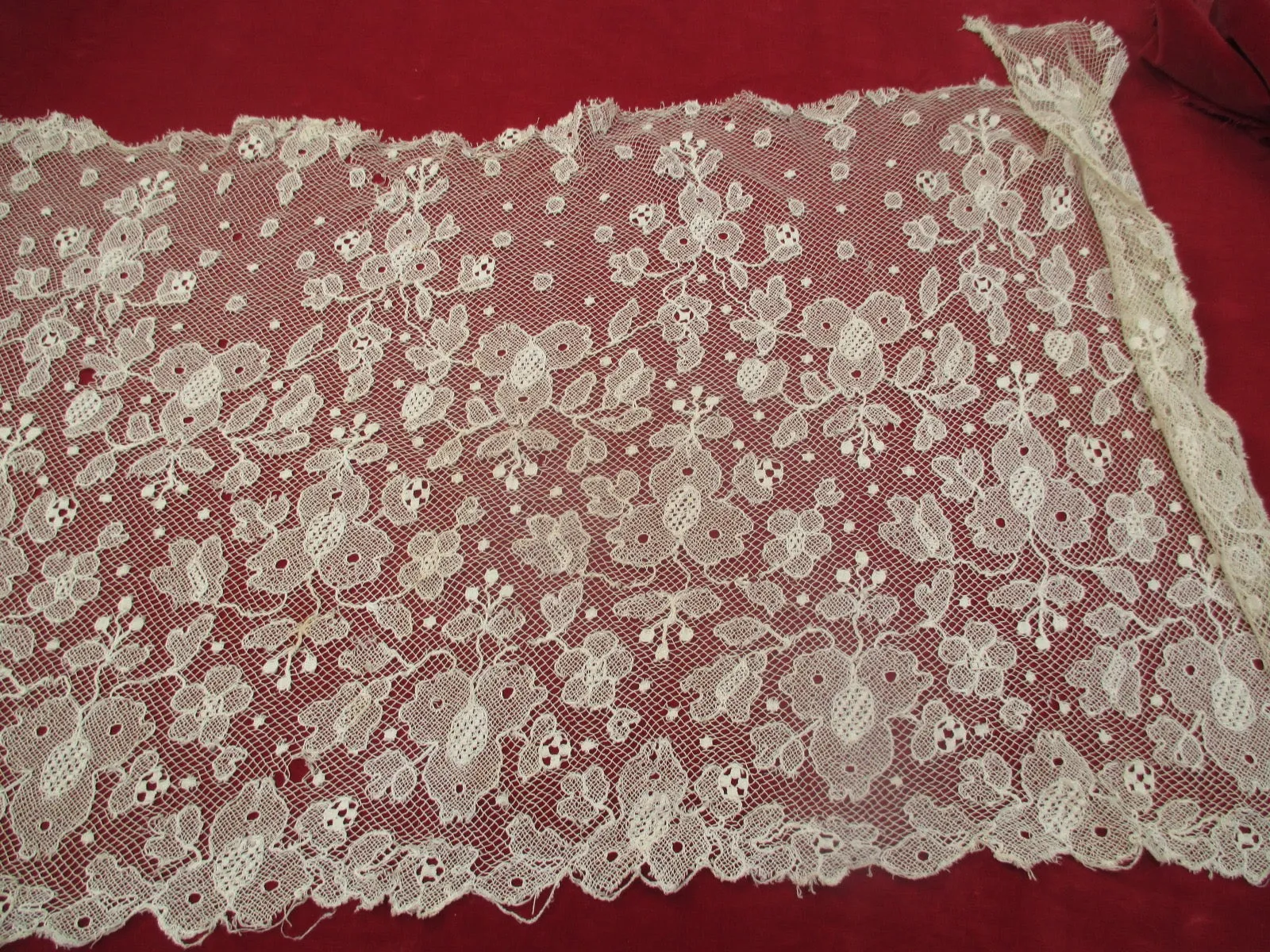 Antique Victorian floral lace remnant