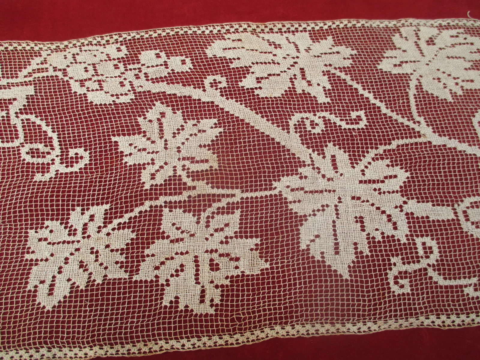 Antique Victorian Handmade Filet Lace Flounce