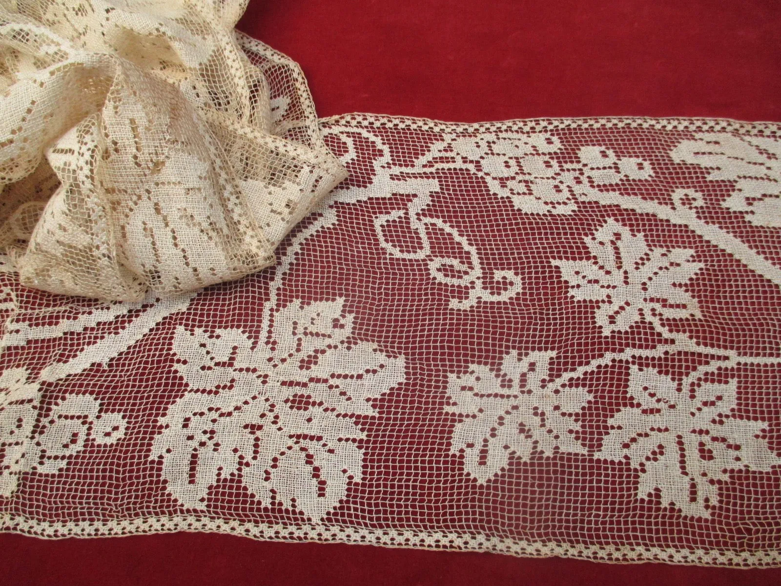 Antique Victorian Handmade Filet Lace Flounce