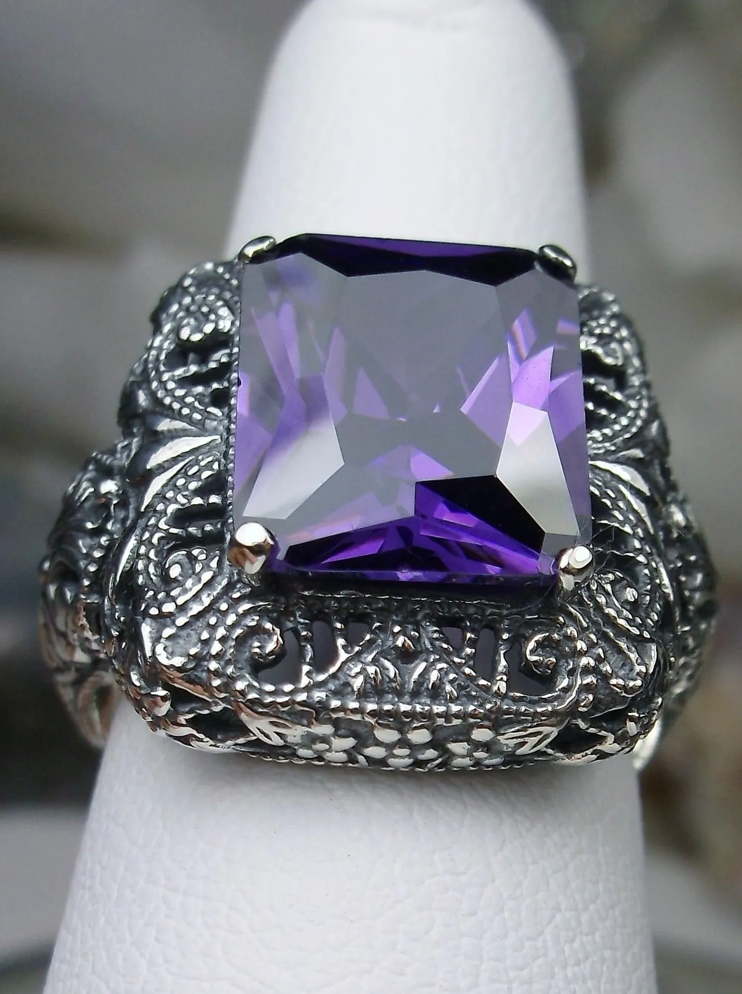 D149, Intricate Victorian Ring, Simulated Gem, Victorian Jewelry #D149