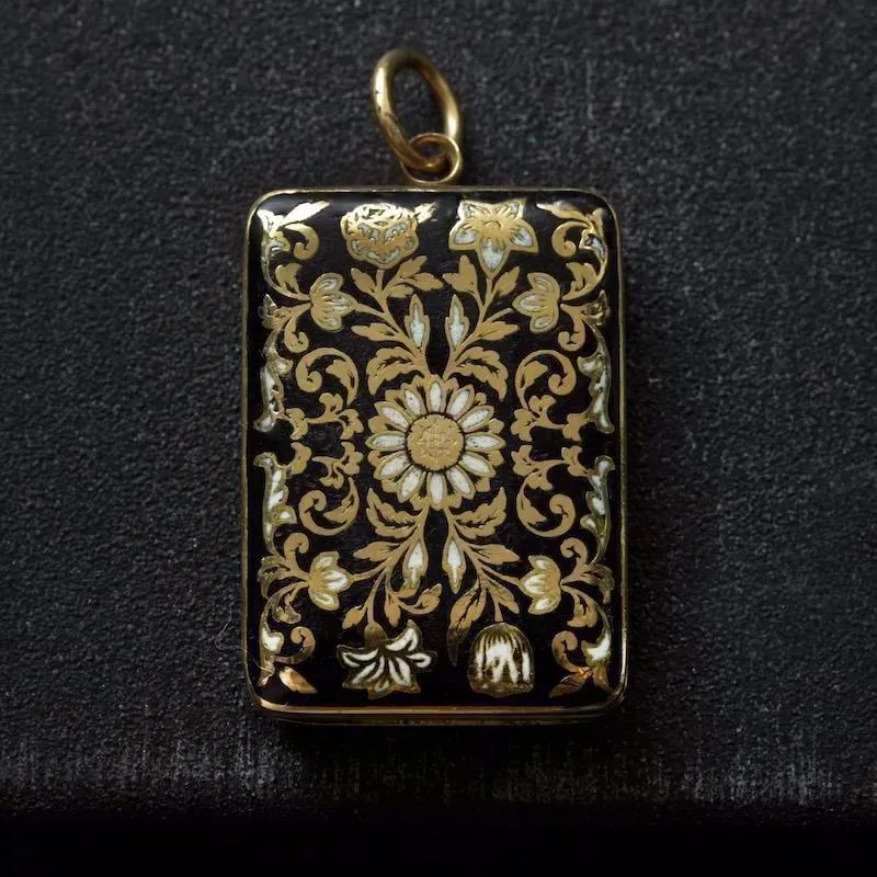 Early 19th Century Enamel Vinaigrette Pendant