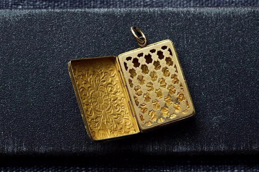 Early 19th Century Enamel Vinaigrette Pendant