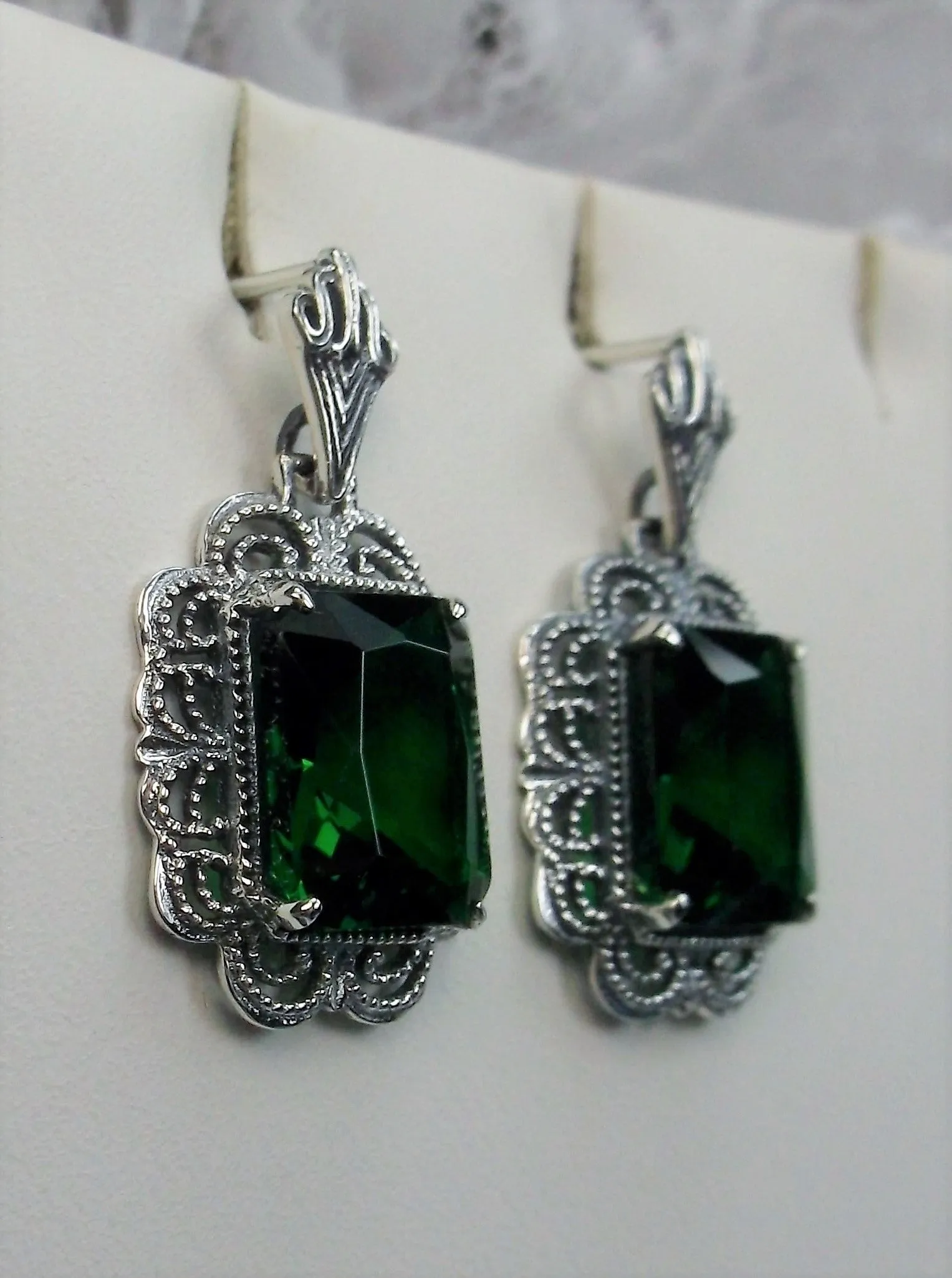 Emerald Earrings, Short Festoon Filigree #E8z