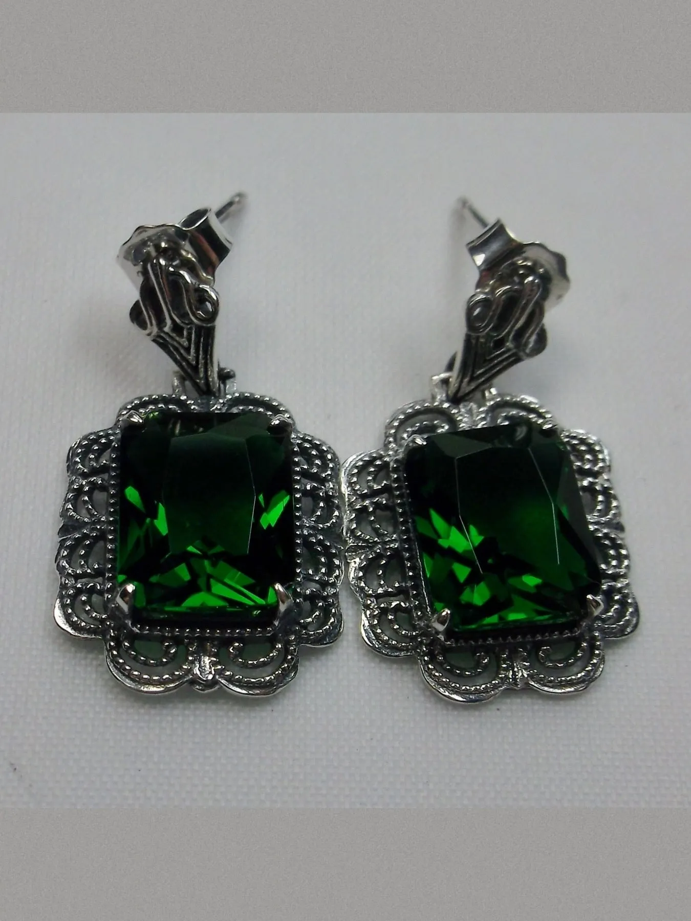 Emerald Earrings, Short Festoon Filigree #E8z