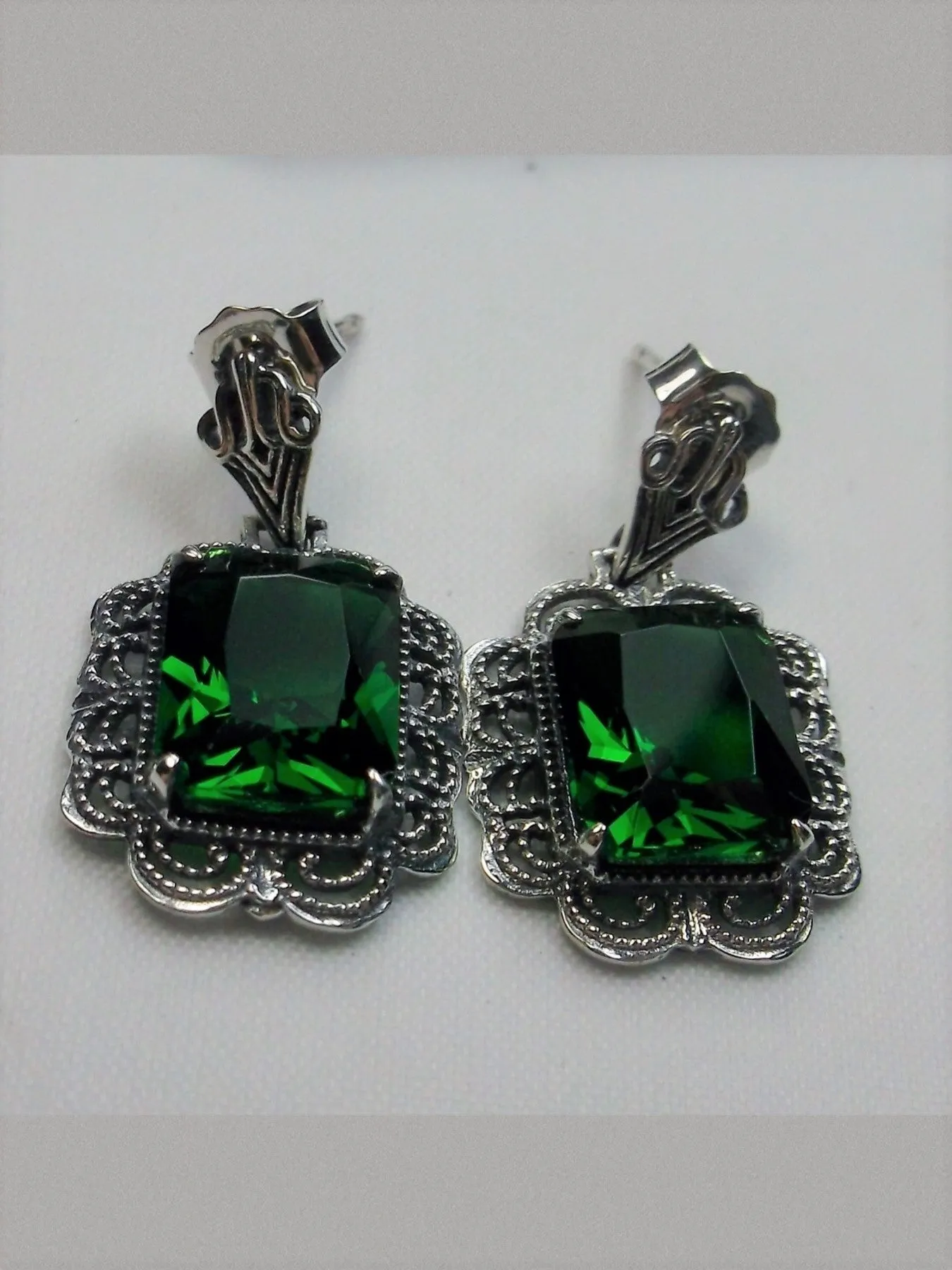 Emerald Earrings, Short Festoon Filigree #E8z