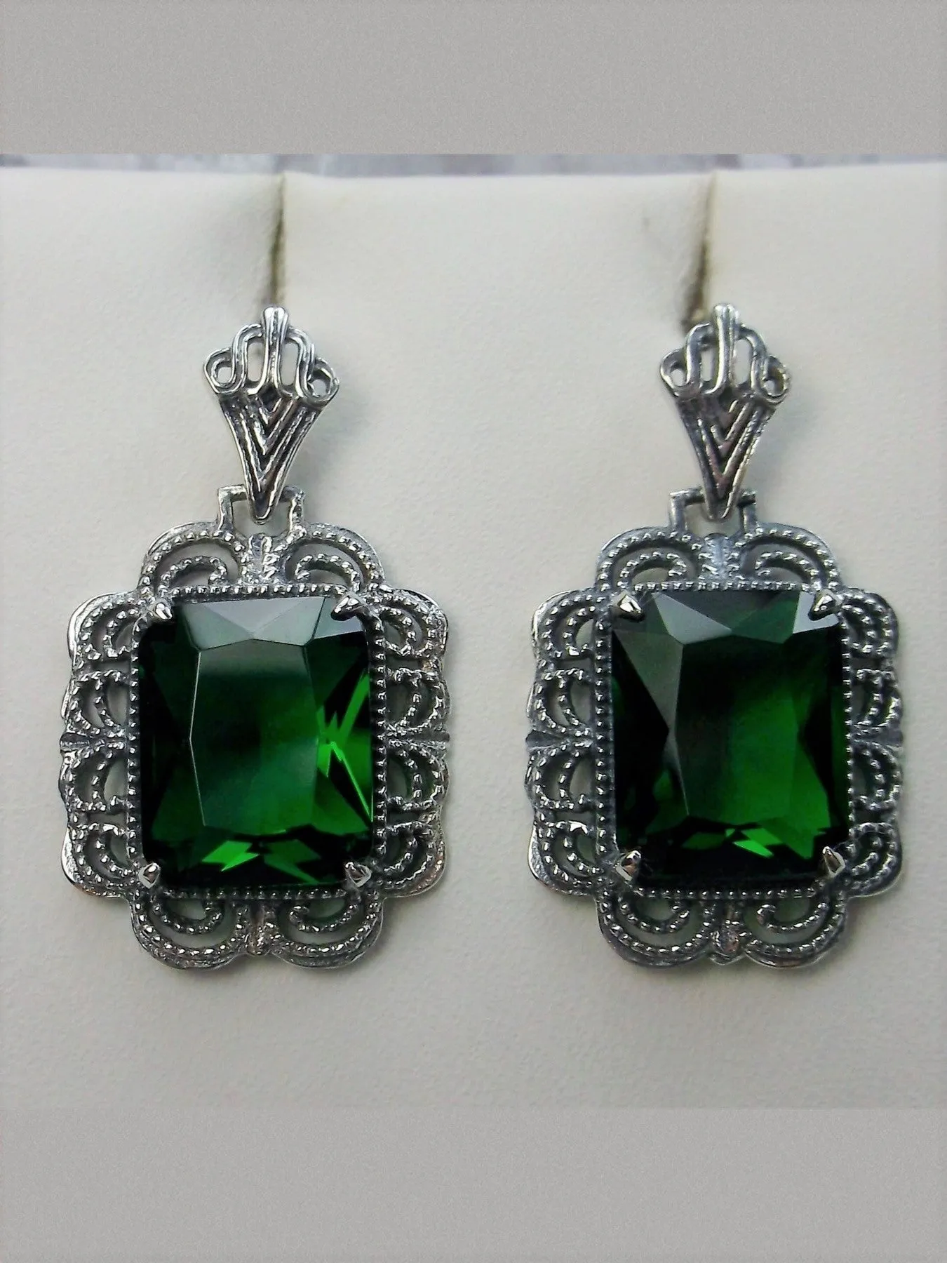 Emerald Earrings, Short Festoon Filigree #E8z