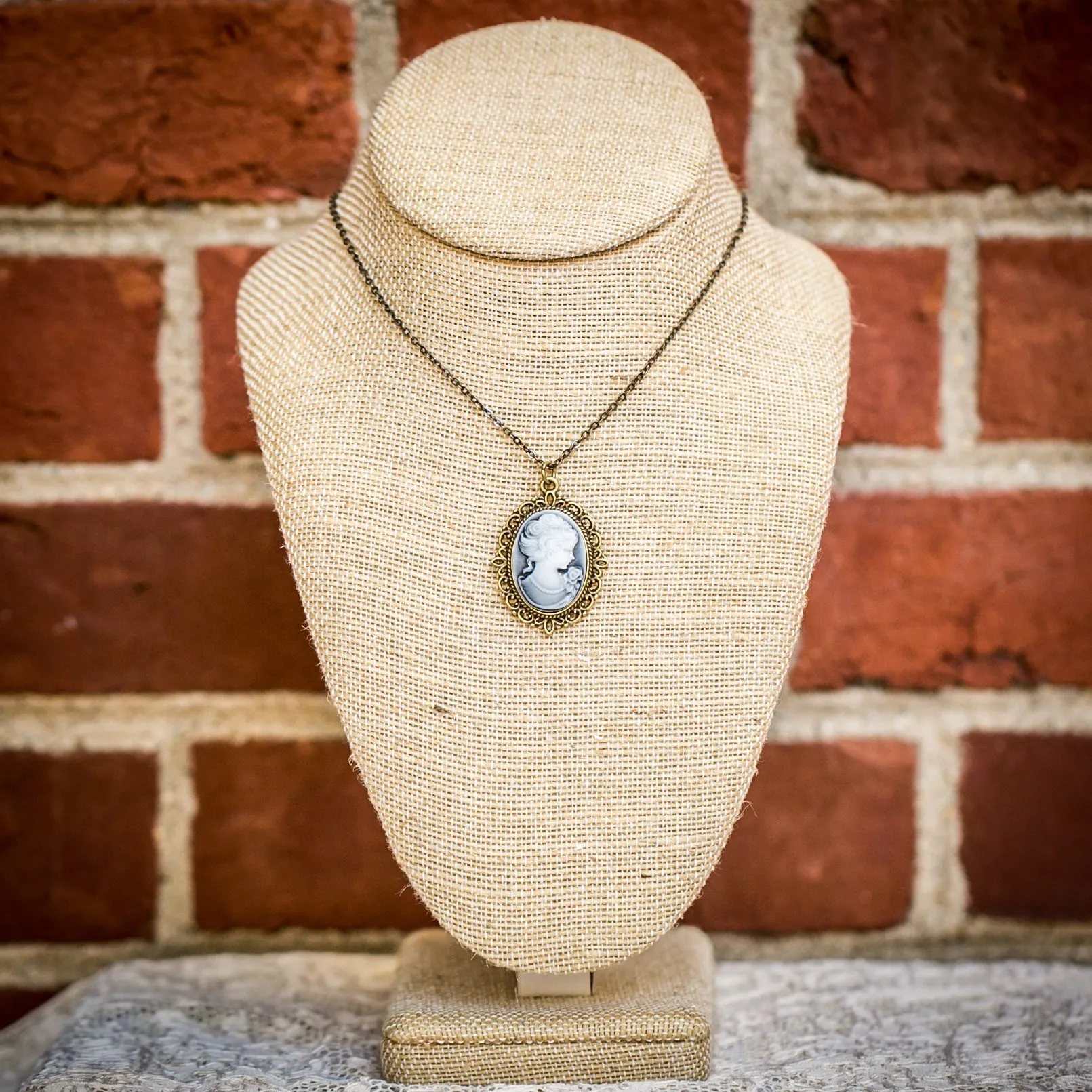 Grey Lady Cameo (Fancy)