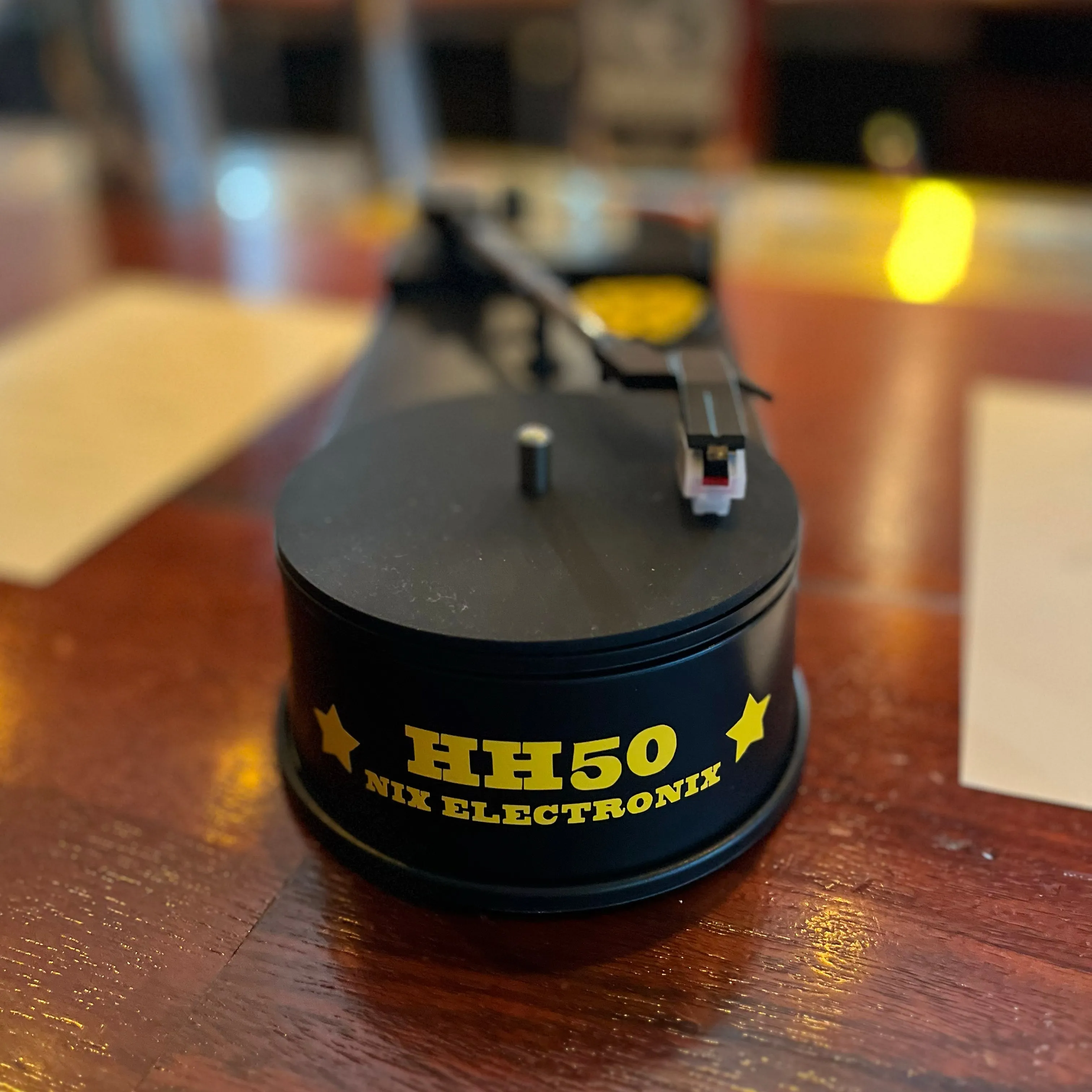 Nix Electronix, HH-50 Record Player