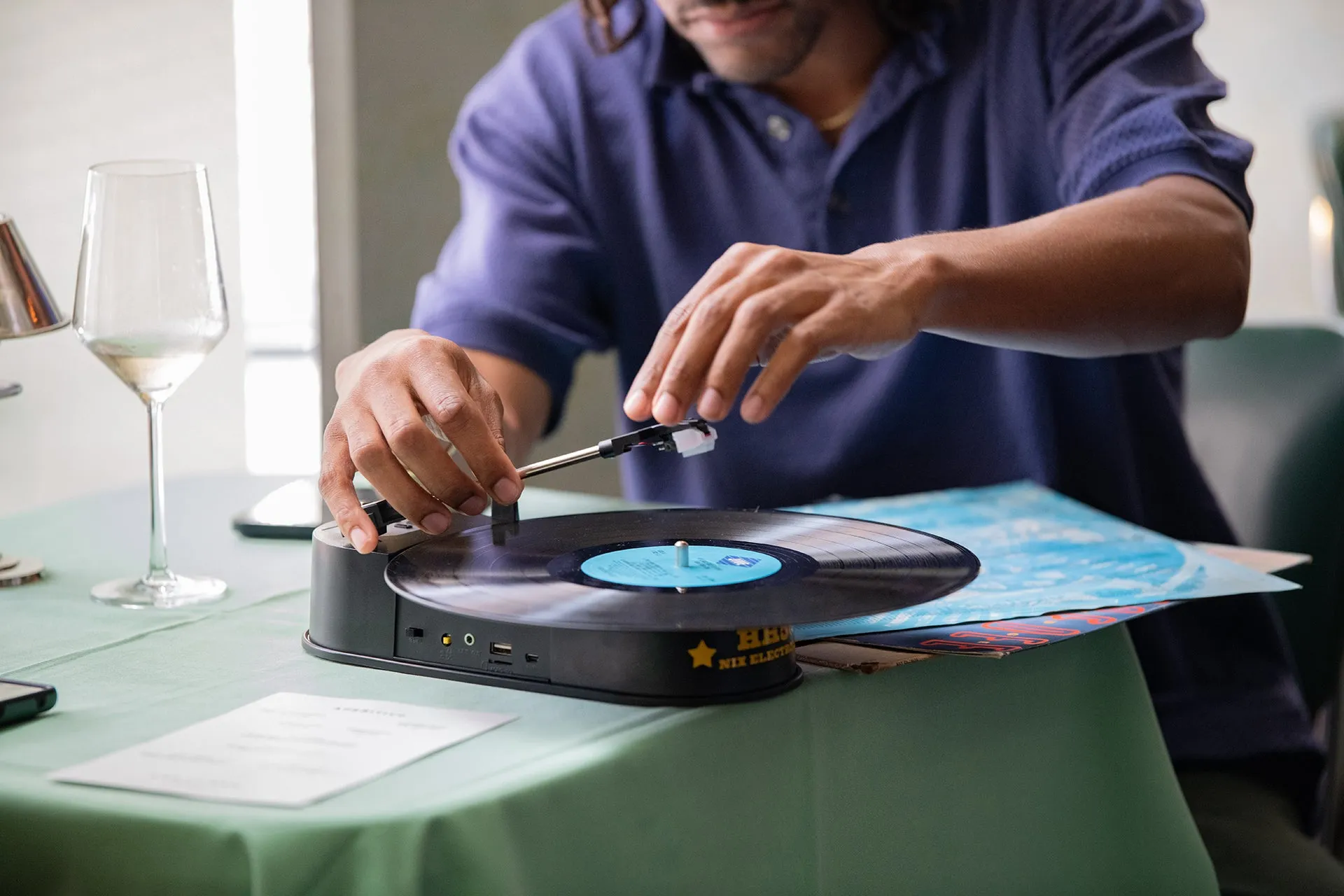 Nix Electronix, HH-50 Record Player