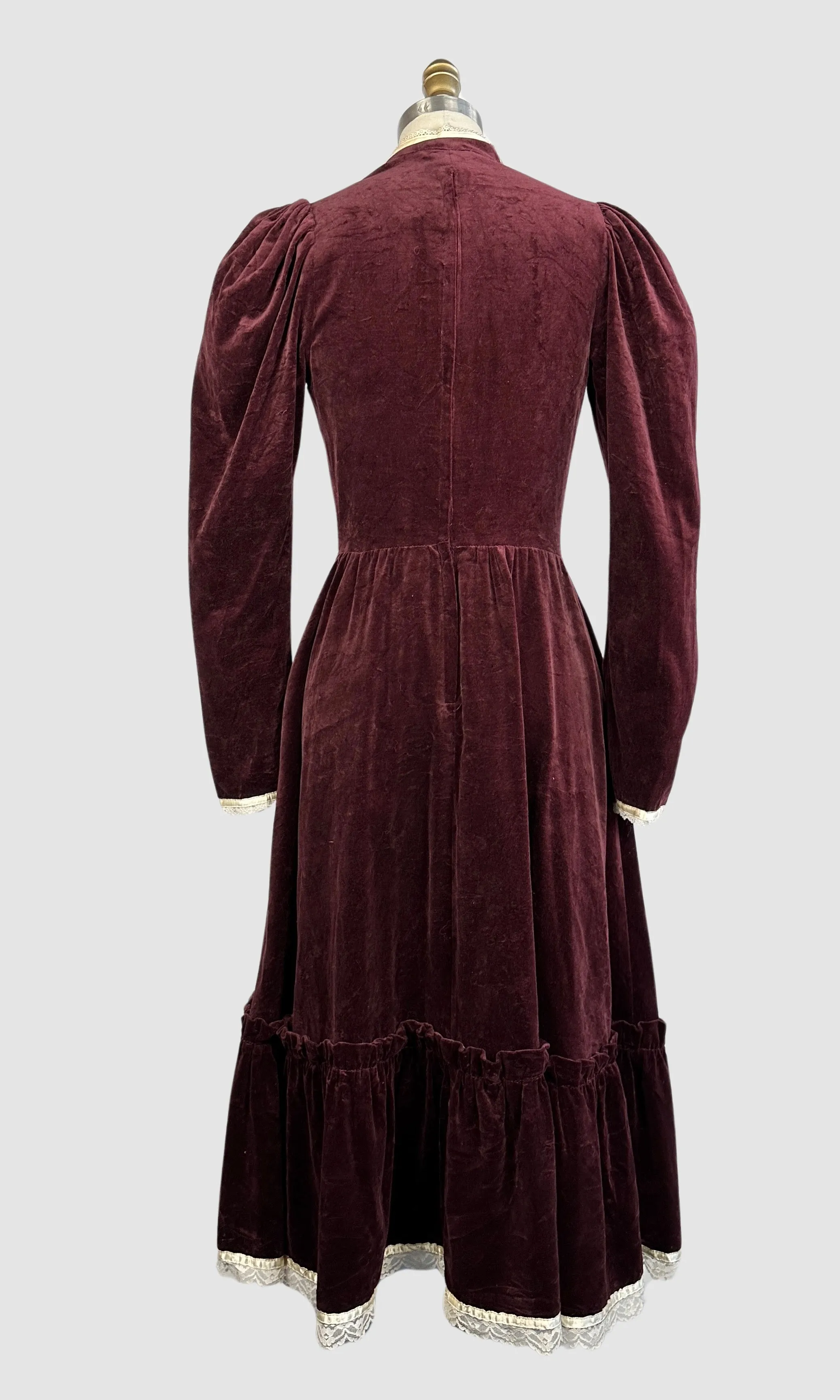 PRAIRIE TALE 70s Gunne Sax Victorian Style Velveteen Dress •  Small