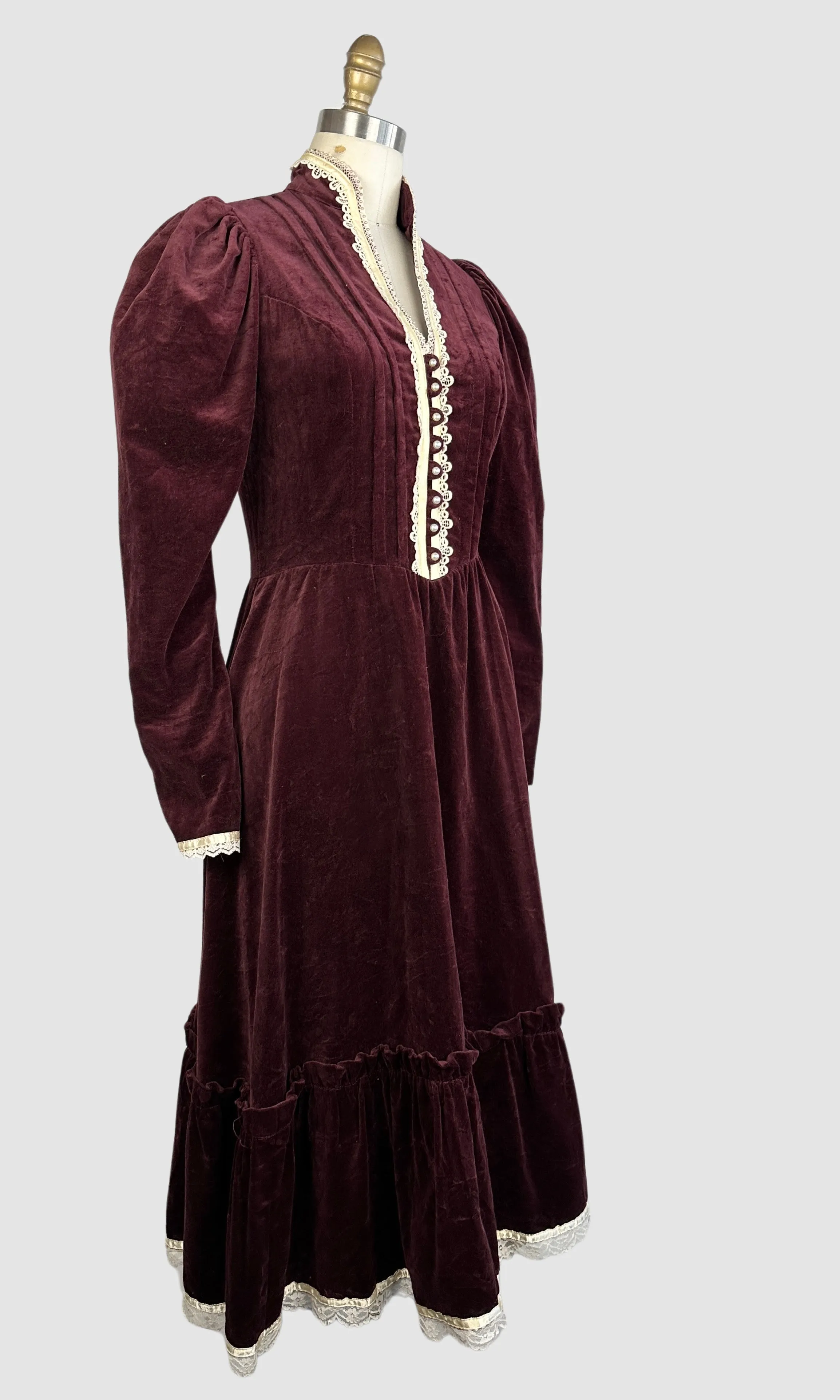PRAIRIE TALE 70s Gunne Sax Victorian Style Velveteen Dress •  Small