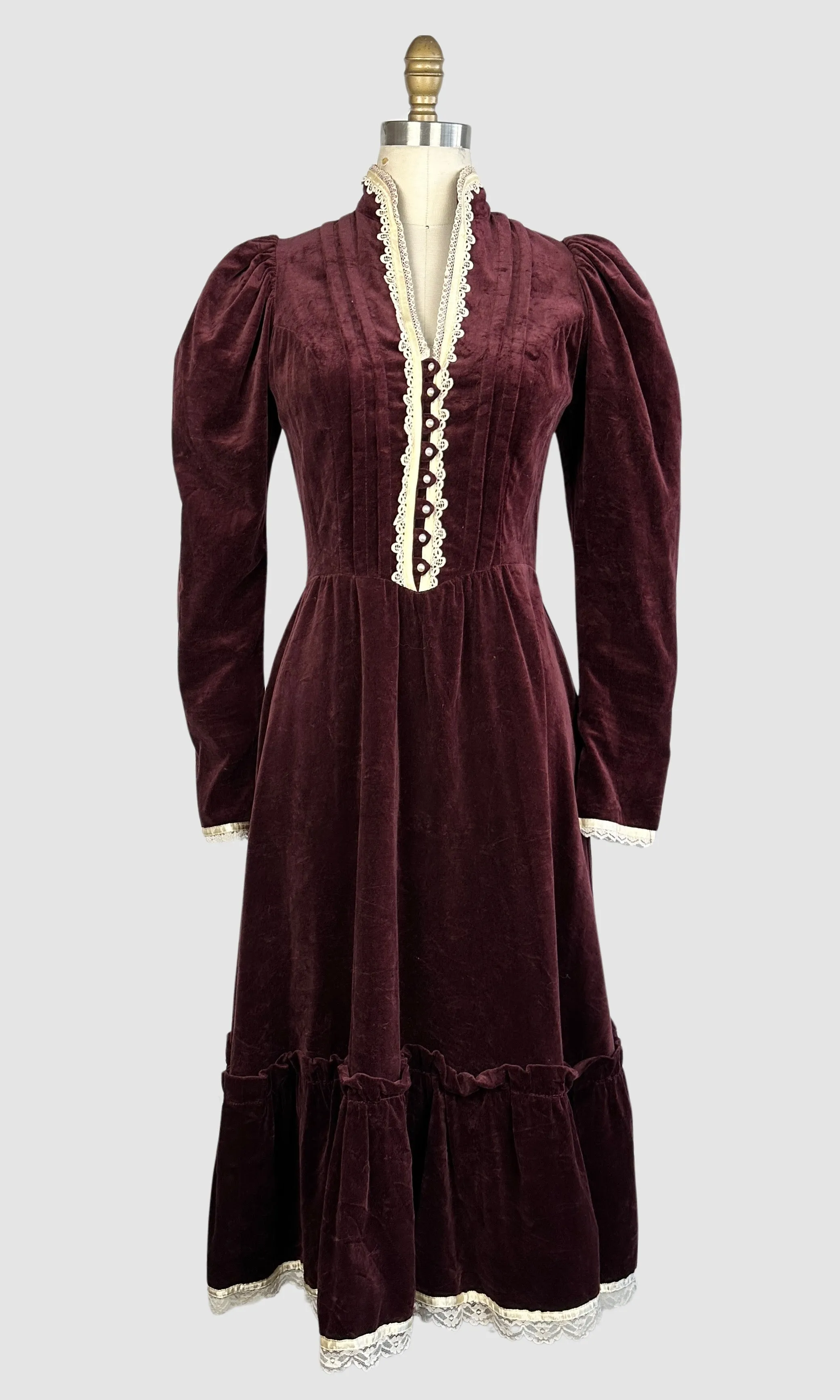 PRAIRIE TALE 70s Gunne Sax Victorian Style Velveteen Dress •  Small