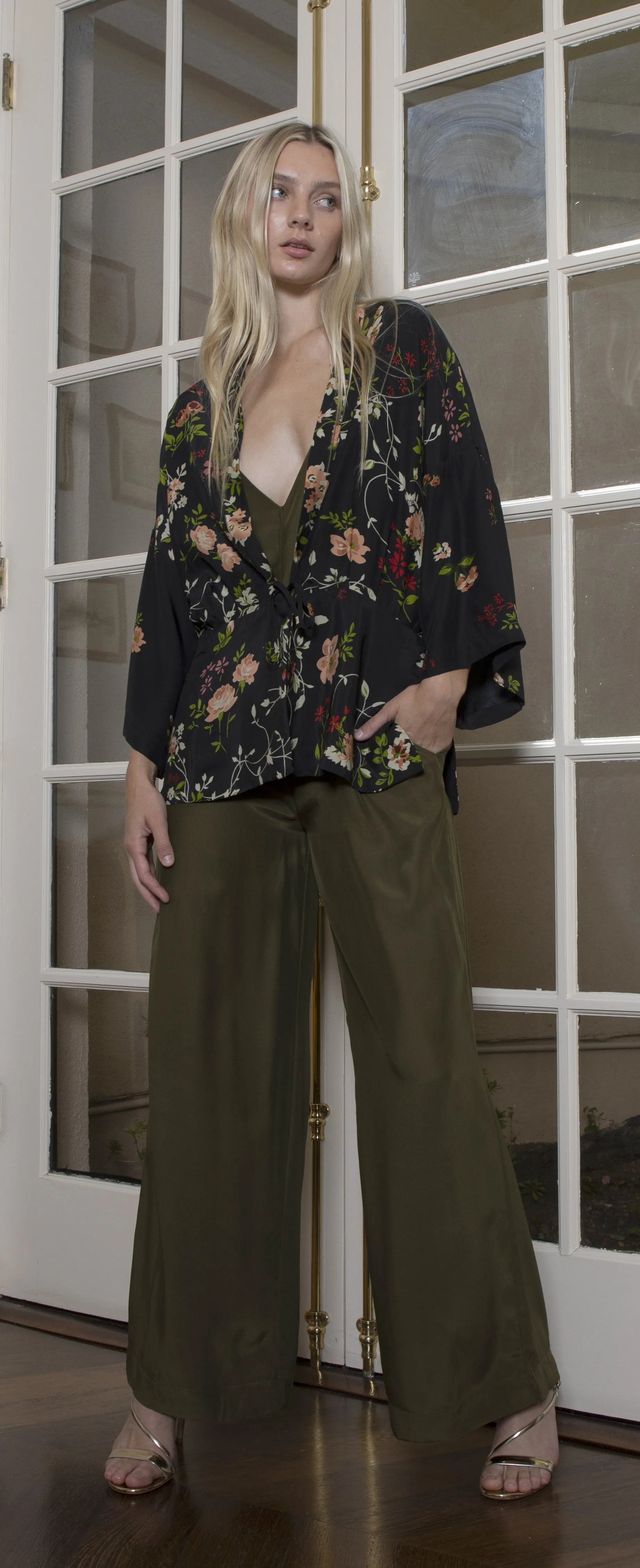 Printed Pleated Robe - Black Enchanted Garden Print