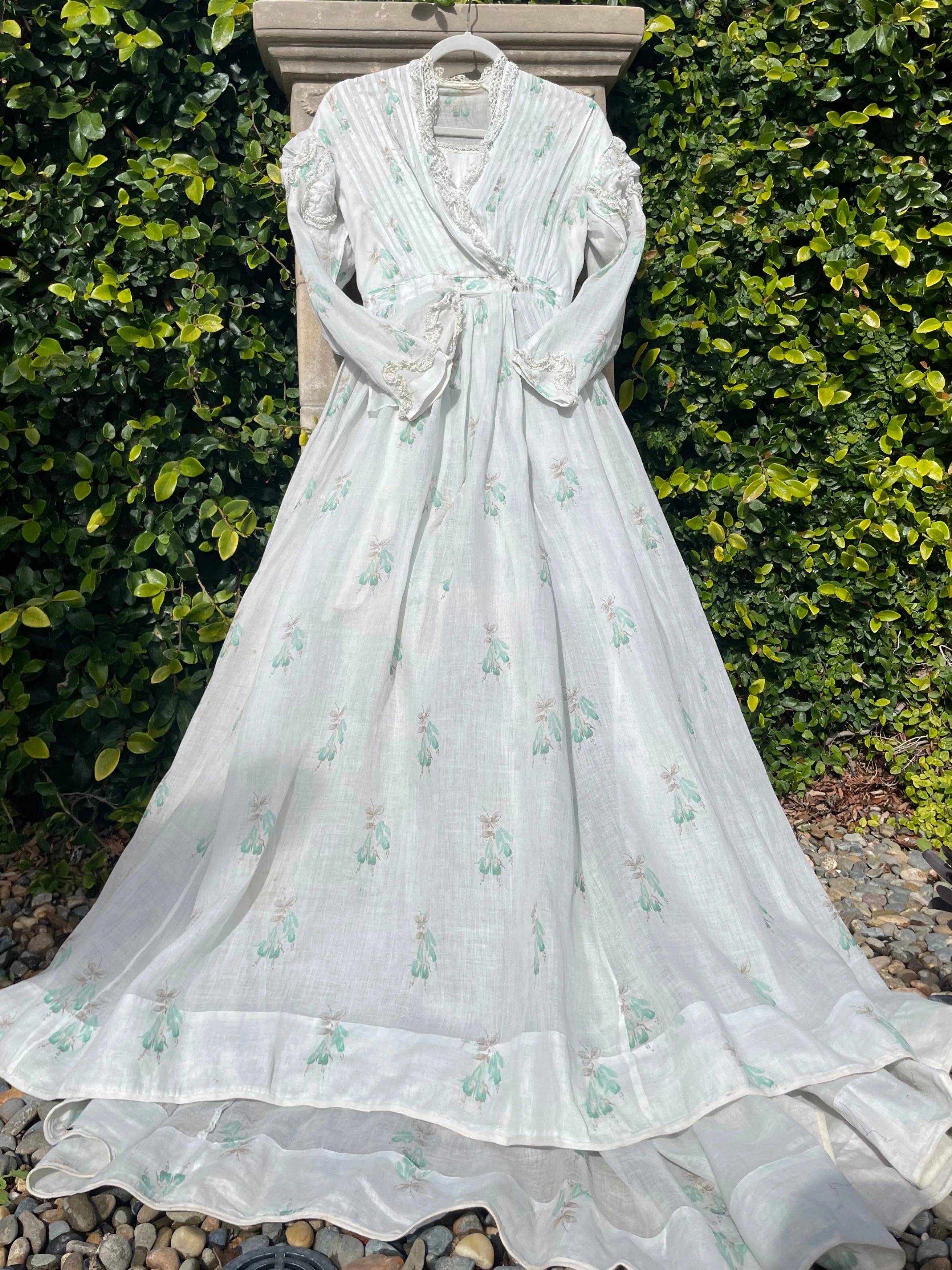 Rare Civil War Era Fine Printed Muslin Afternoon Dress