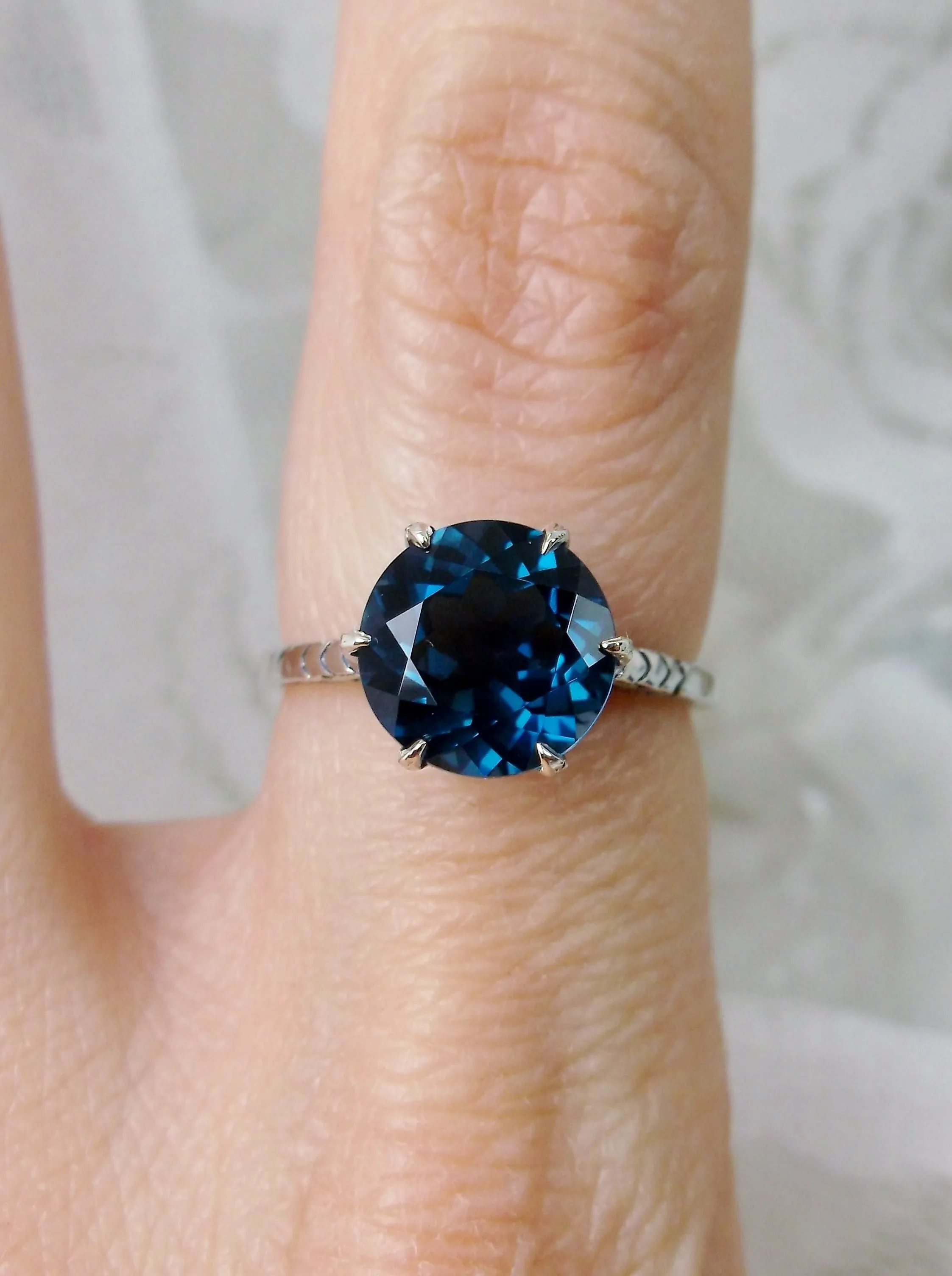 Topaz Ring, Natural London Blue Solitaire, Classic Jewelry #D37z