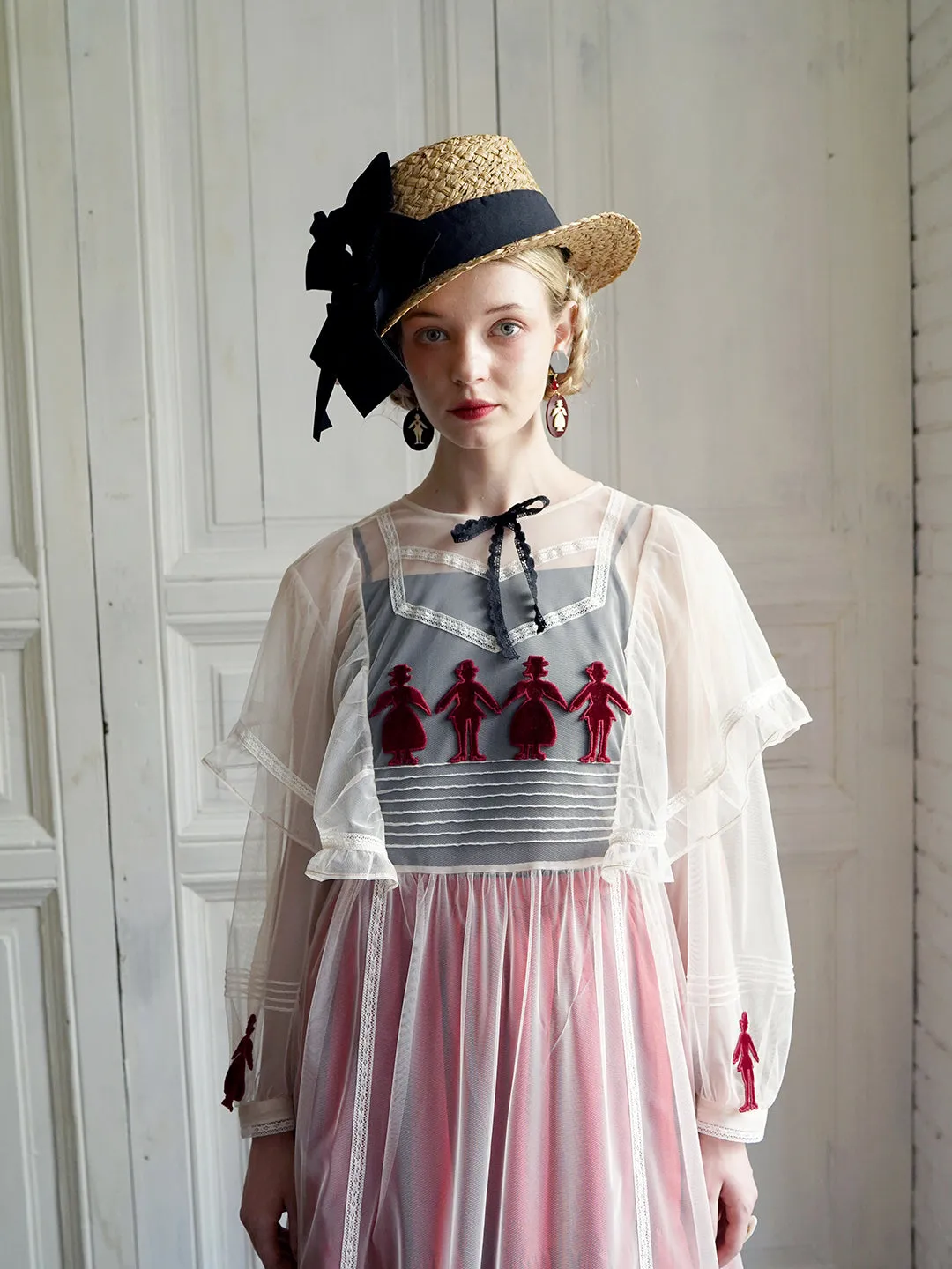 Unlogical Poem Victorian Style Velvet Paper-cut Patch Embroidered Dress
