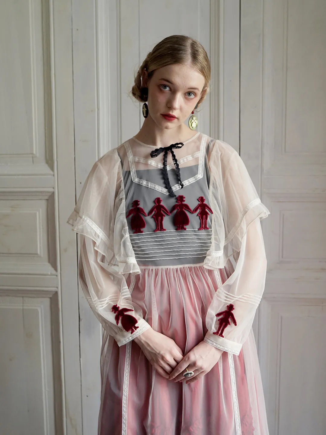 Unlogical Poem Victorian Style Velvet Paper-cut Patch Embroidered Dress
