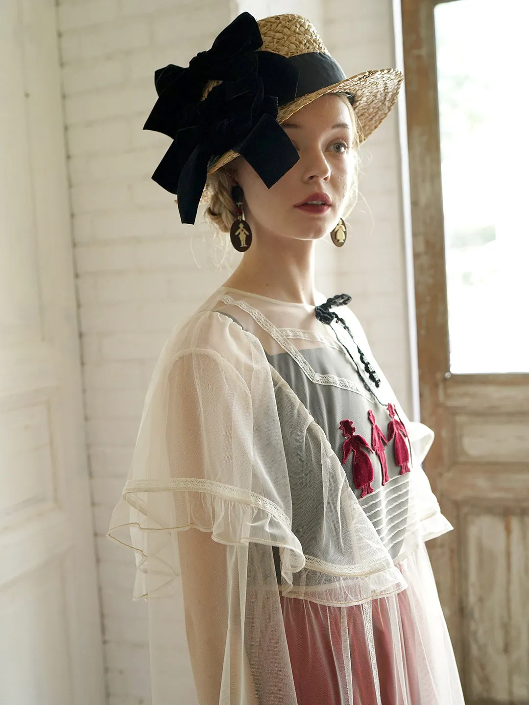 Unlogical Poem Victorian Style Velvet Paper-cut Patch Embroidered Dress