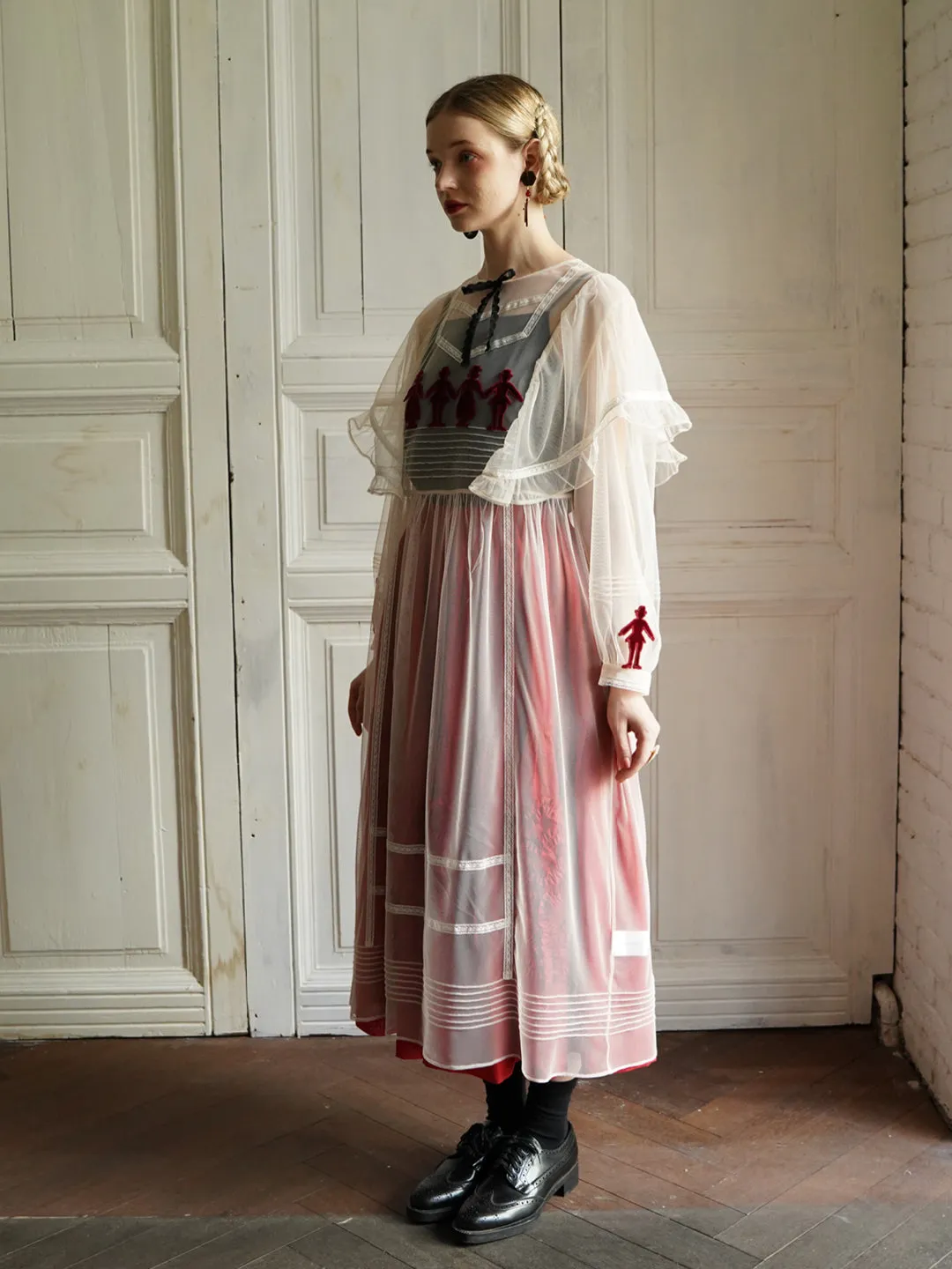 Unlogical Poem Victorian Style Velvet Paper-cut Patch Embroidered Dress