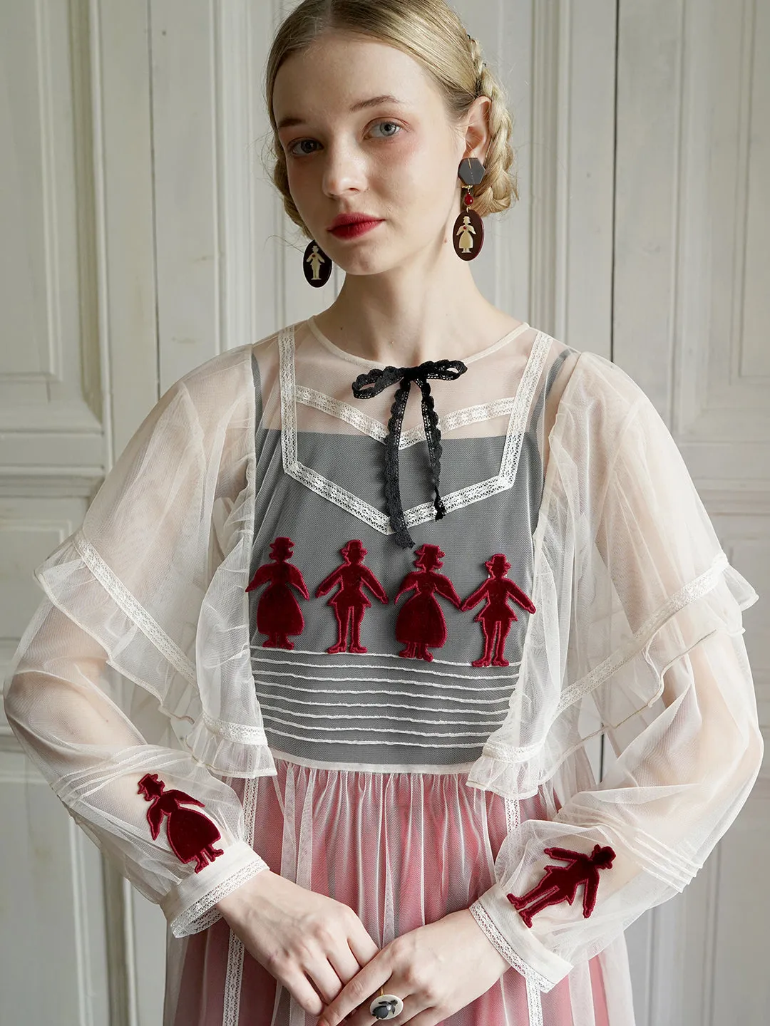 Unlogical Poem Victorian Style Velvet Paper-cut Patch Embroidered Dress