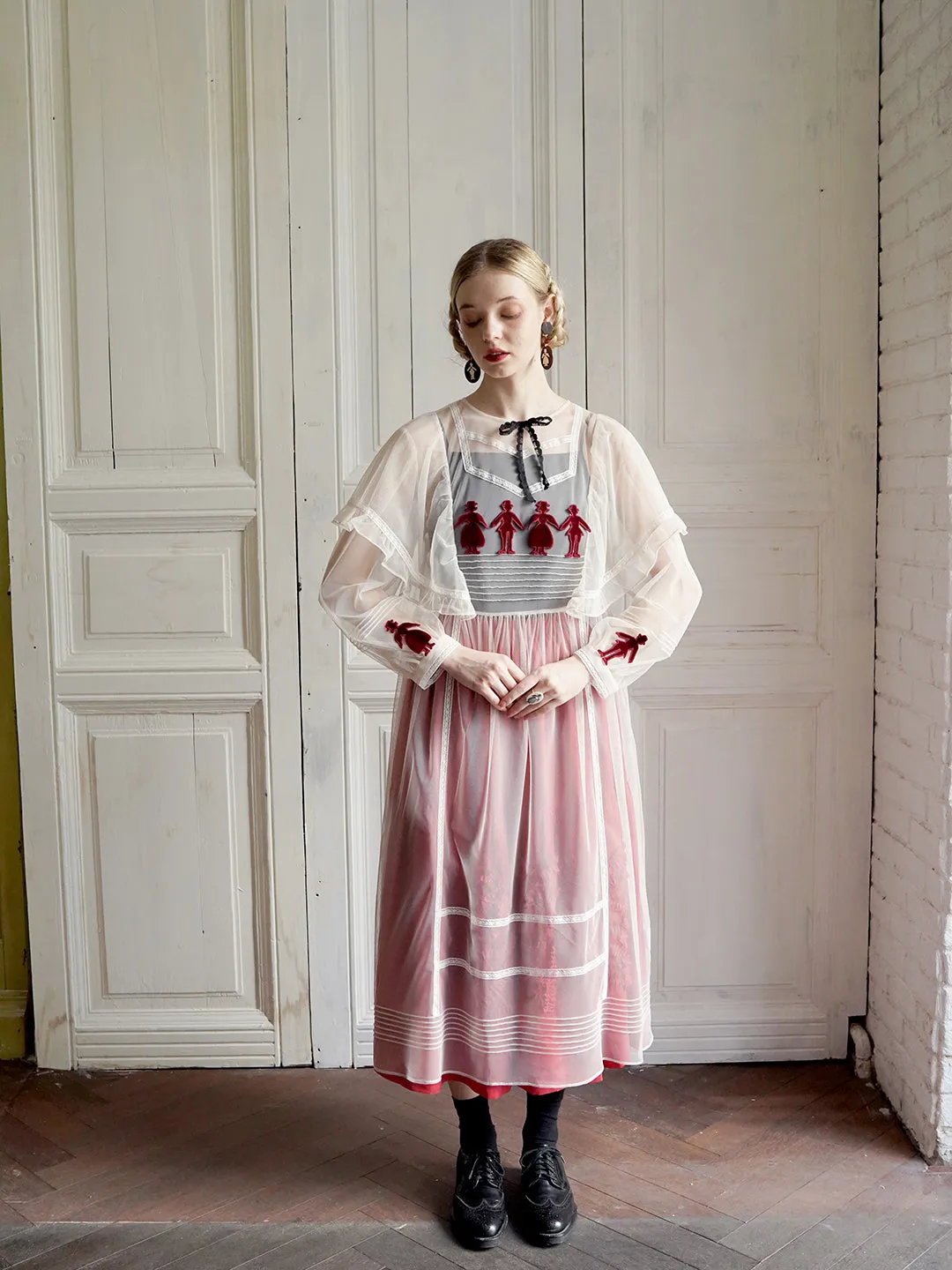 Unlogical Poem Victorian Style Velvet Paper-cut Patch Embroidered Dress