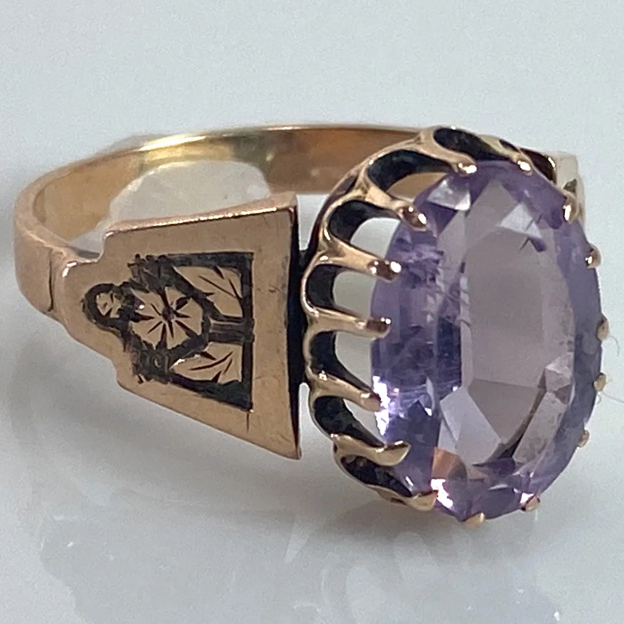 Victorian 14 Karat Yellow Gold and Amethyst Lady's Ring
