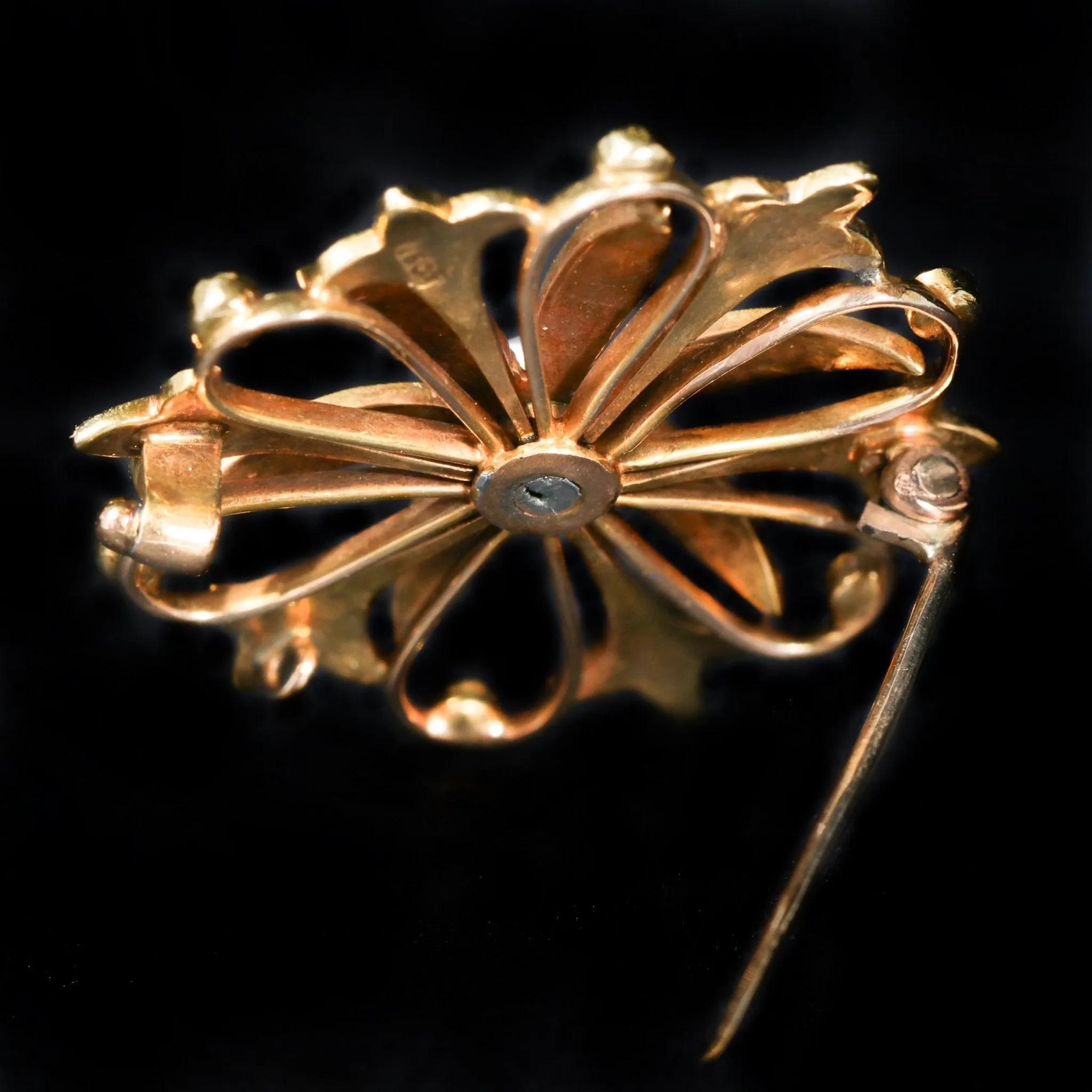 Victorian 15K Yellow Gold, Garnet, and Pearl Brooch