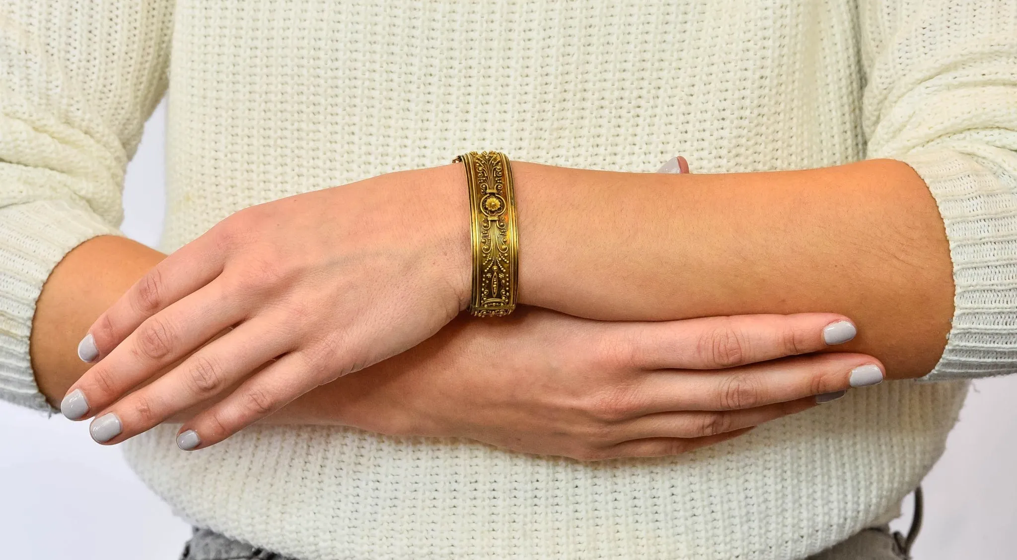 Victorian Etruscan Revival 18 Karat Gold Floral Bangle Bracelet Circa 1870