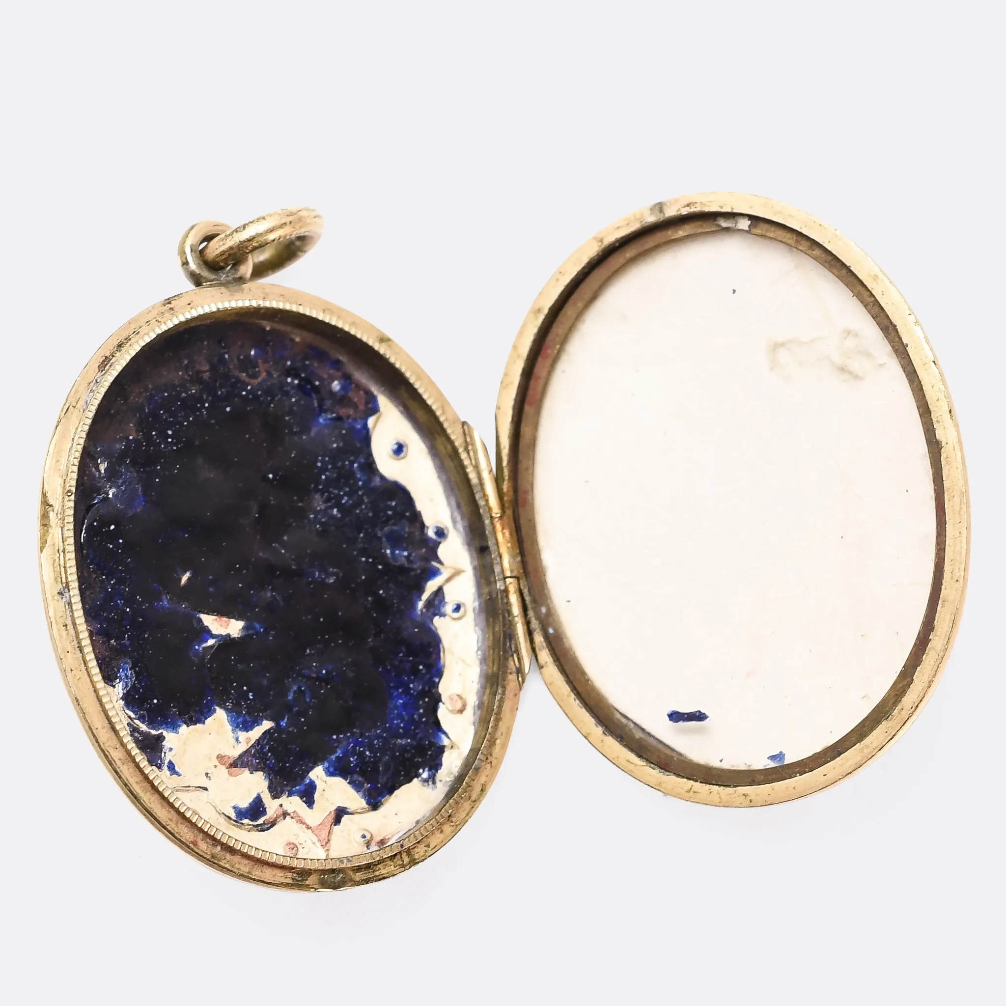 Victorian IN MEMORY OF Oval Mourning Locket