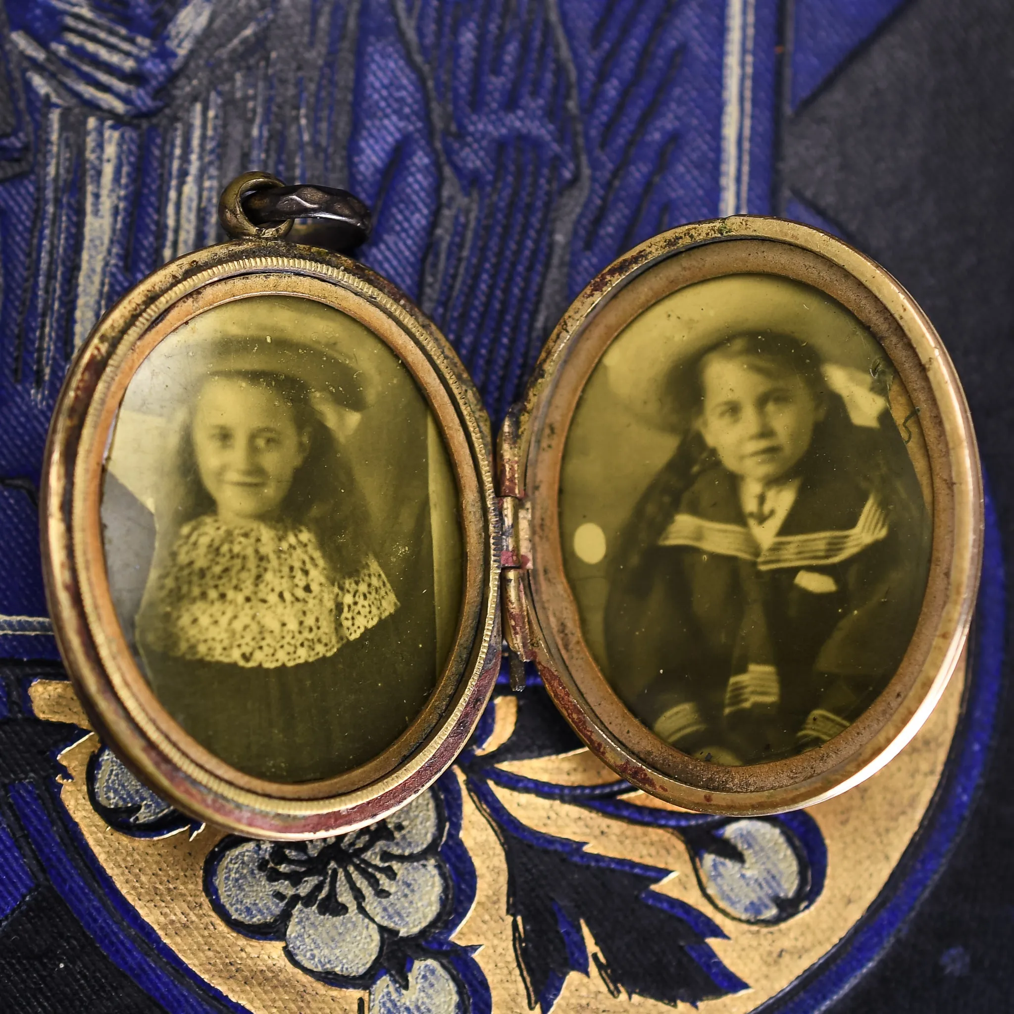 Victorian "Yours Forever" Gold Locket