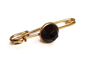 Victorian rolled 10kt gold deep ruby red paste lace pin
