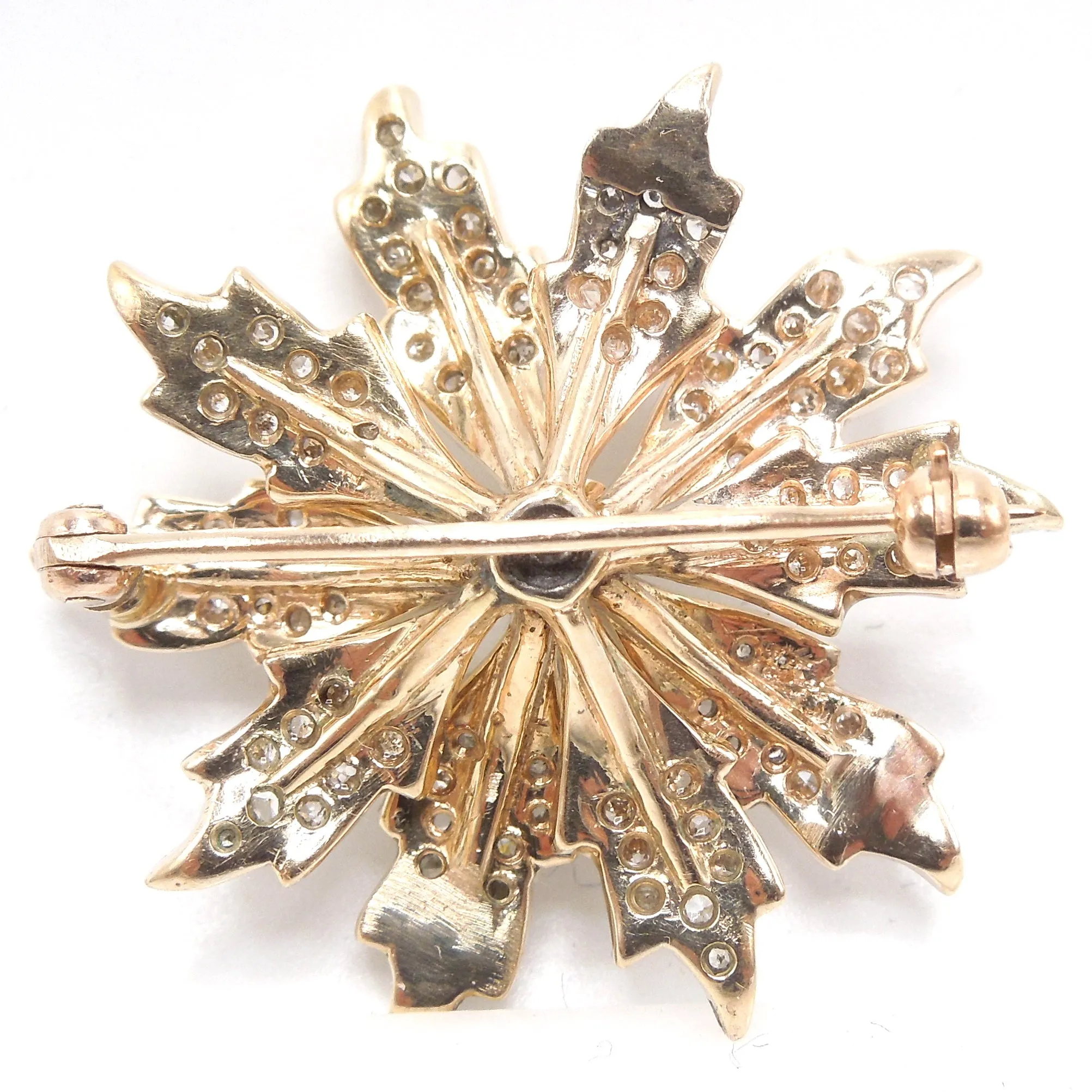Victorian Starburst Flower Brooch in Yellow Gold with Diamonds